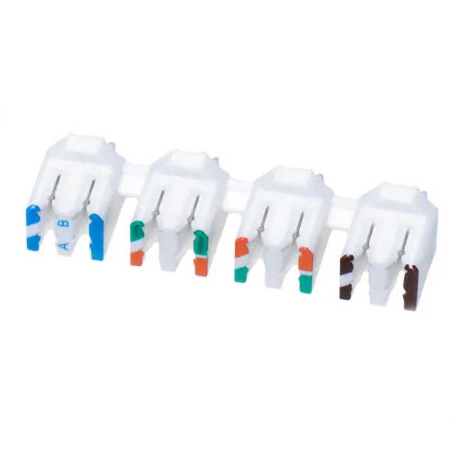 Профессиональная патч-панель с портами RJ45 и маркировкой для организации сетевых подключений в серверной стойке