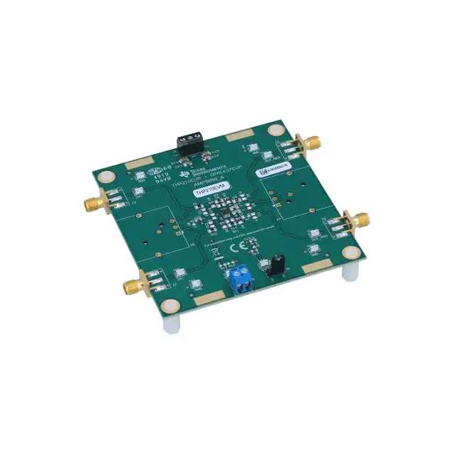 Оценочная плата операционного усилителя THP210EVM на столе разработчика