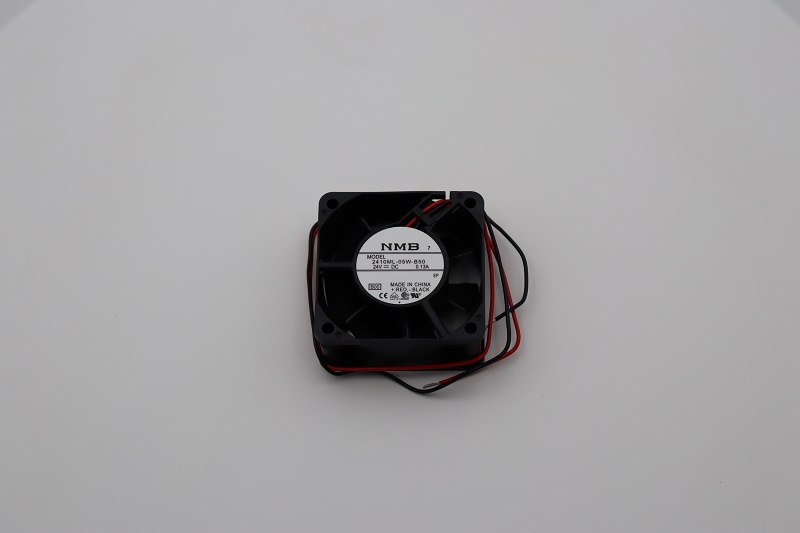 Осевой вентилятор 2410ML-05W-B50-B00 от NMB Technologies Corporation | 60x60x25 мм, 24 В для промышленной автоматики