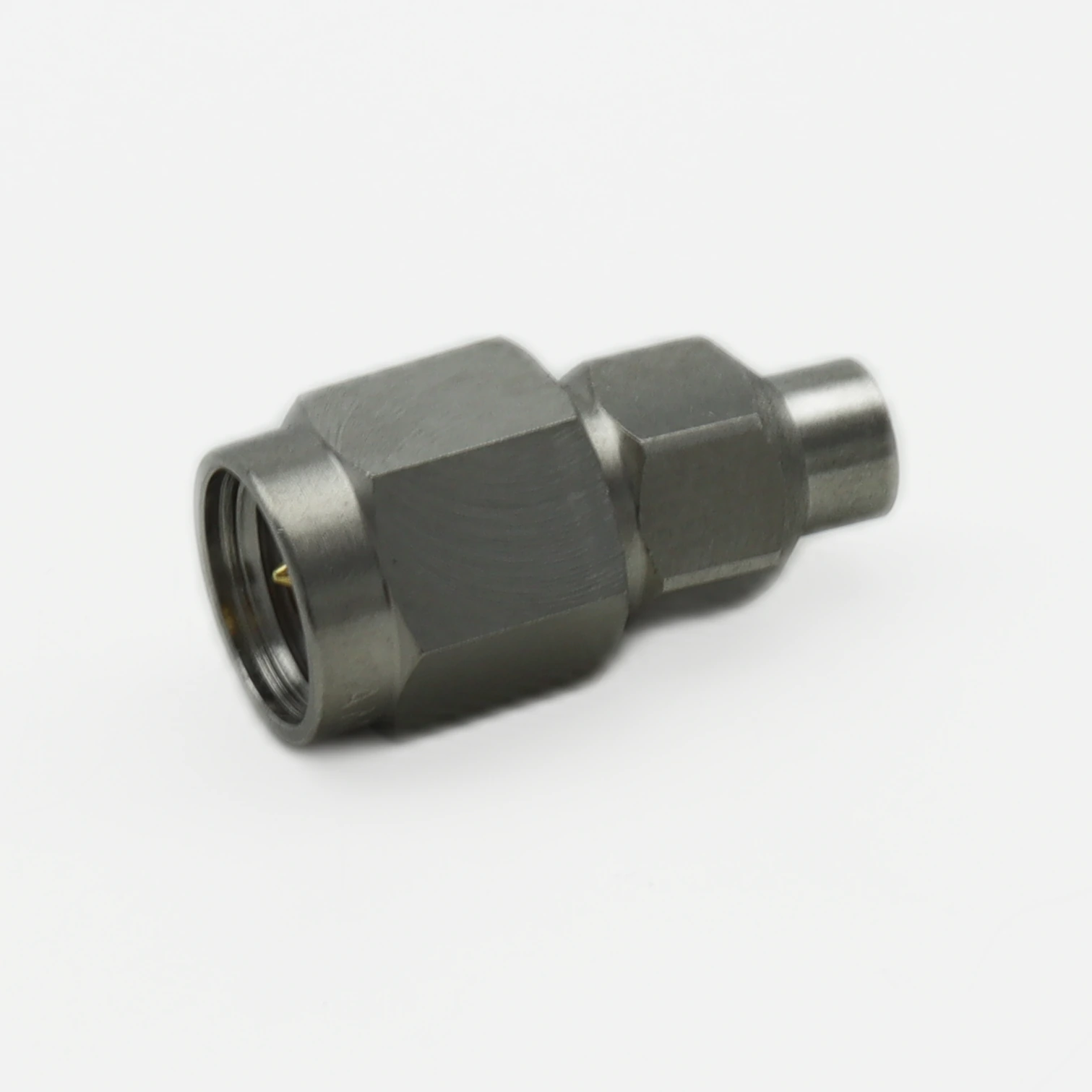 Технический разбор переходника SMA plug to SMP jack AD-SMAPSMPJ-1: особенности сочленения Технический разбор переходника SMA plug to SMP jack AD-SMAPSMPJ-1: особенности сочленения