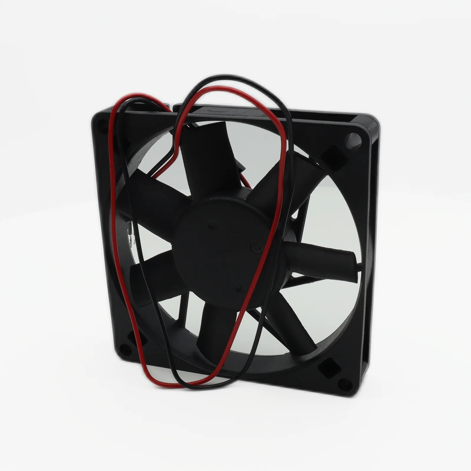 Применение AD0812LB-D70-LF