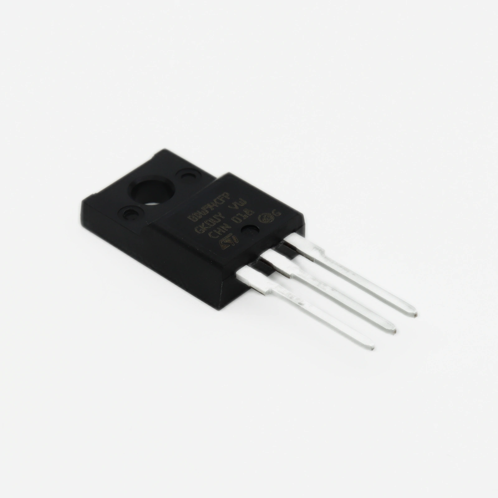 Обзор и характеристики BDW94CFP PNP дарлингтон транзистор от STMicroelectronics