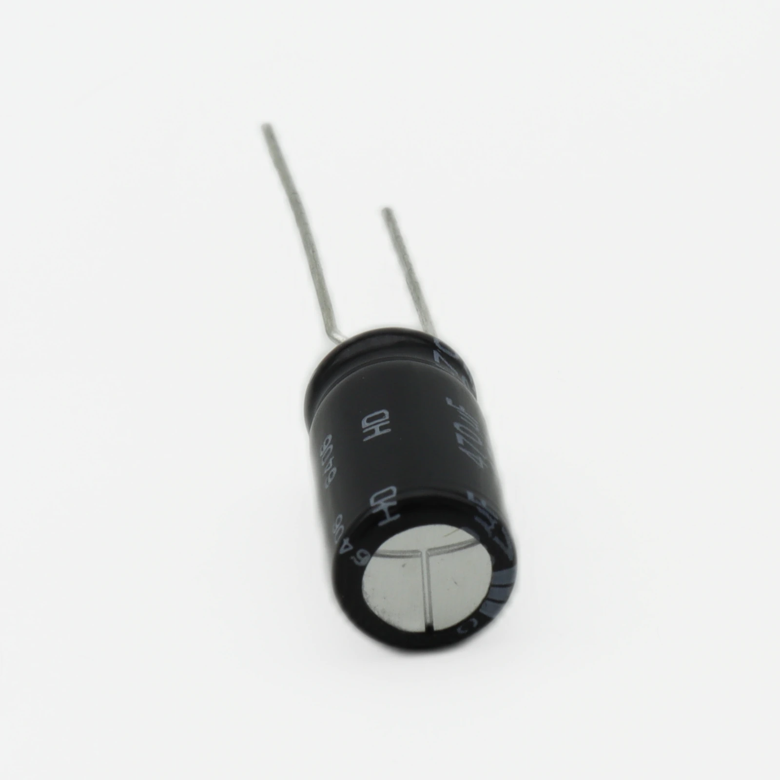 Применение EEU-FR1E471YB