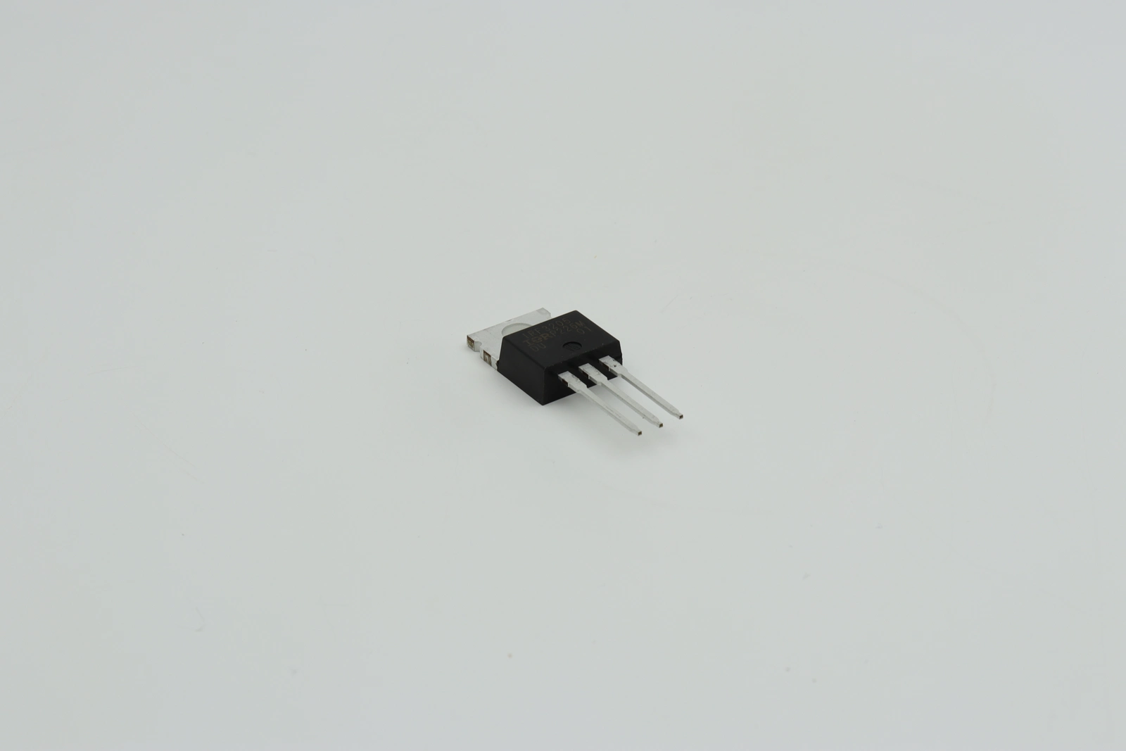 Мощный IRF3205PBF от Infineon Technologies: надежный Транзистор: MOSFET N-CH 55V 110A TO220AB для ваших проектов