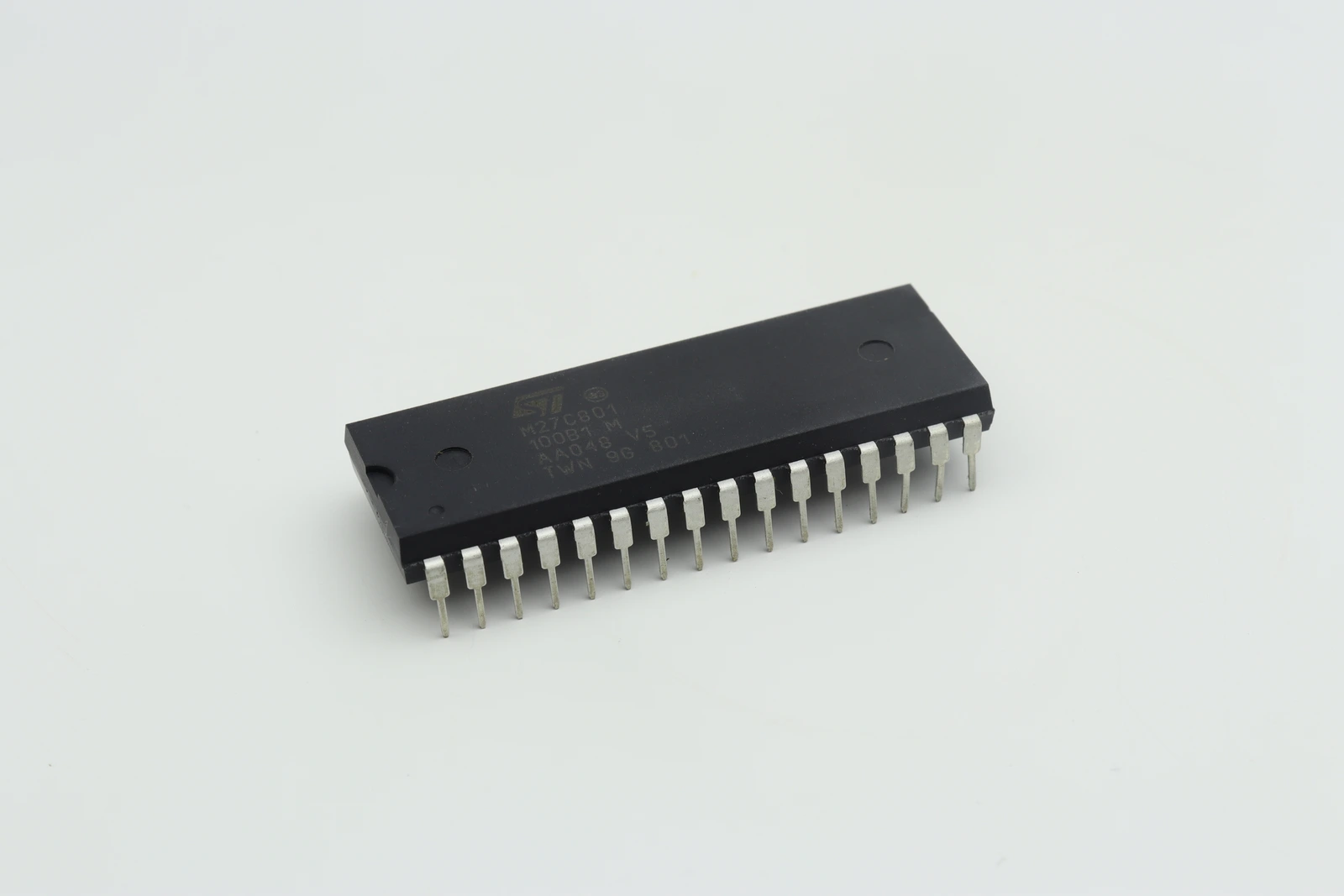 M27C801-100B1 от STMicroelectronics – надежная Микросхема для промышленных систем M27C801-100B1 от STMicroelectronics – надежная Микросхема для промышленных систем